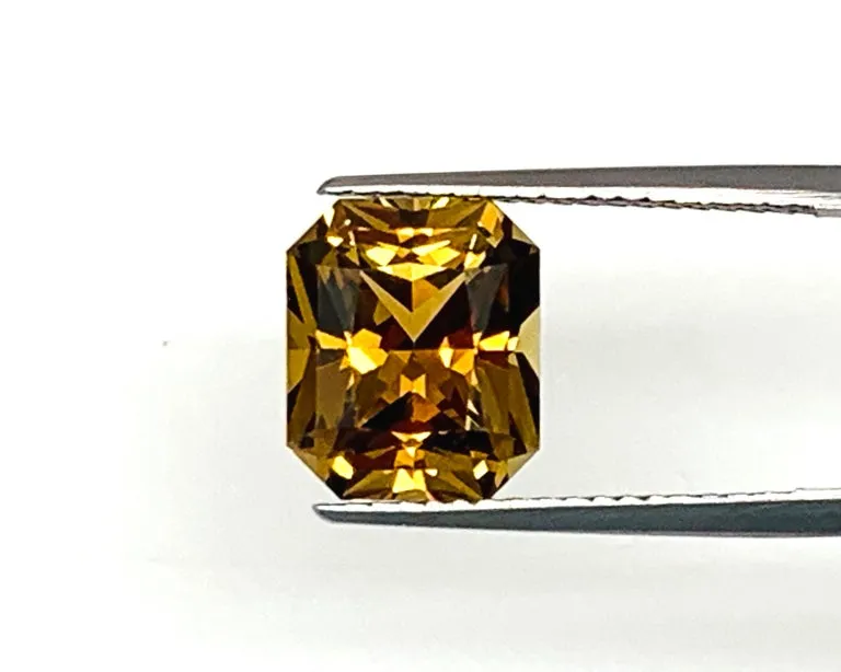 6.40 Carat Golden Zircon, Unset Engagement Ring or Necklace Enhancer Gemstone