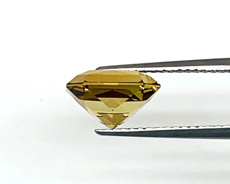 6.40 Carat Golden Zircon, Unset Engagement Ring or Necklace Enhancer Gemstone