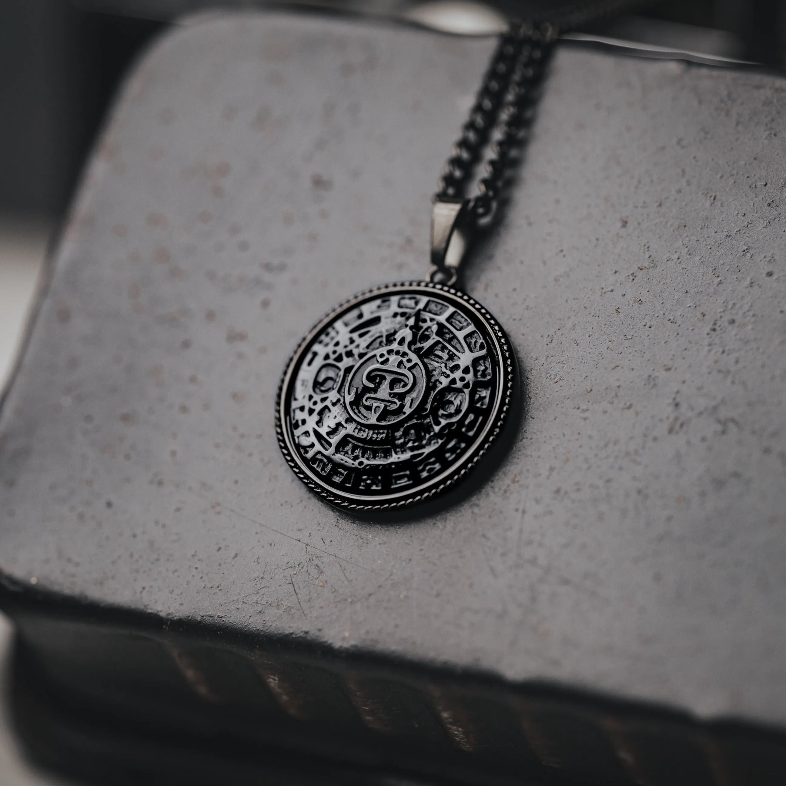 AZTEC SUN STONE (BLACK STONE)