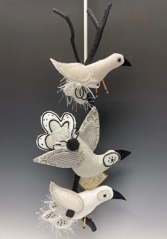 BIRDS OF A FEATHER SERIES - "BEVY" DS222020