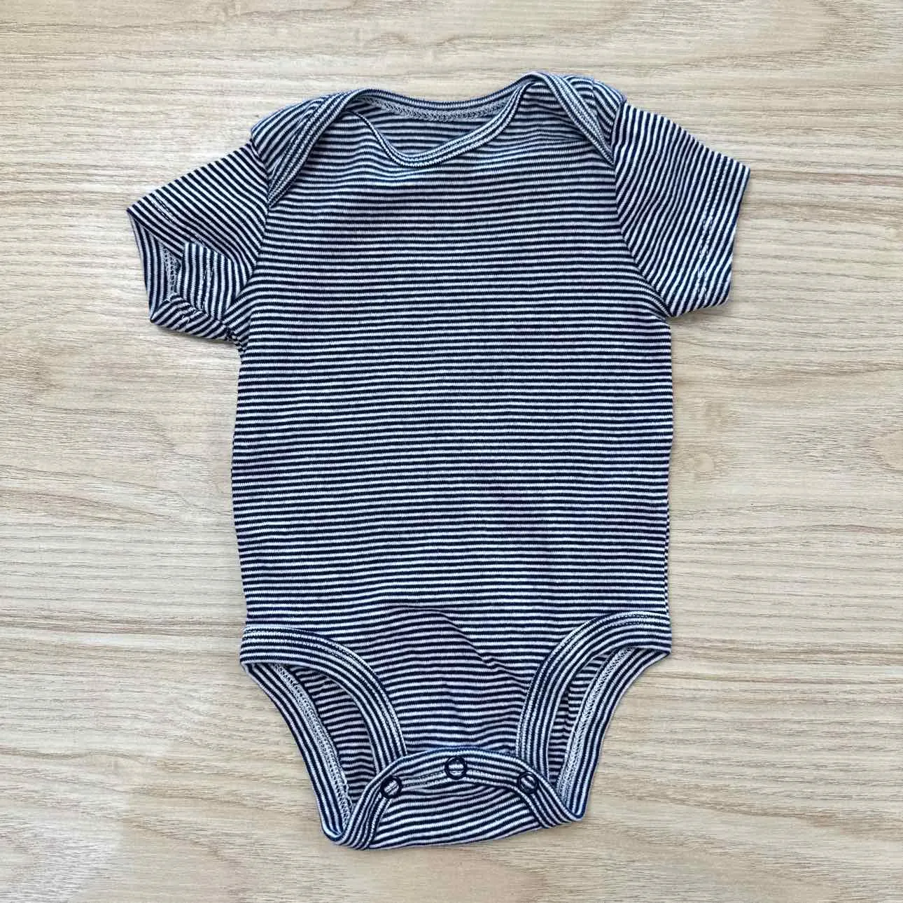 Carter's ONESIE basic