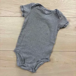 Carter's ONESIE basic