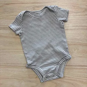 Carter's ONESIE basic
