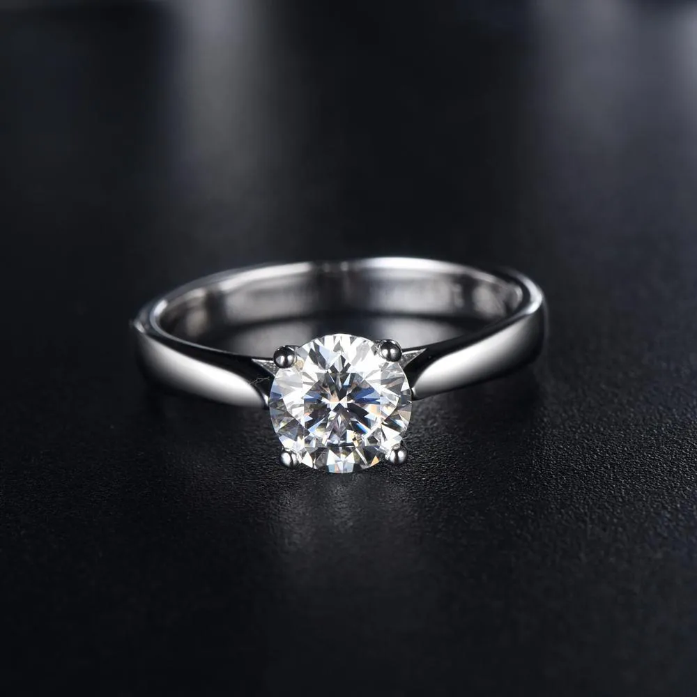 Classic Four Claw Setting, 1.00ct Round Cut