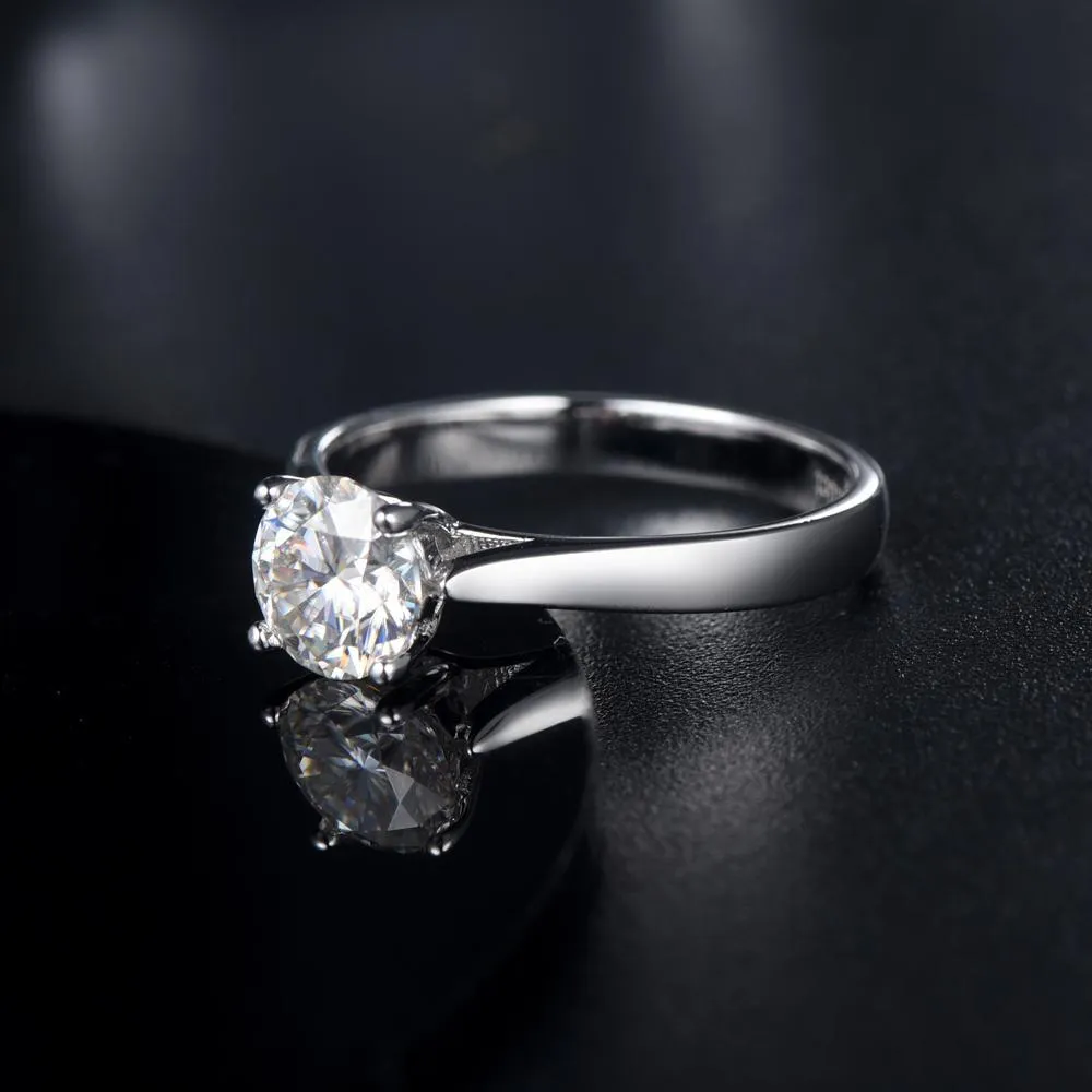 Classic Four Claw Setting, 1.00ct Round Cut