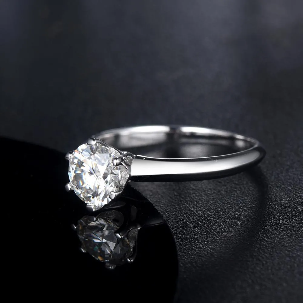 Classic Six Claw Setting with Knife Edge Shank, 1.00ct Round Cut