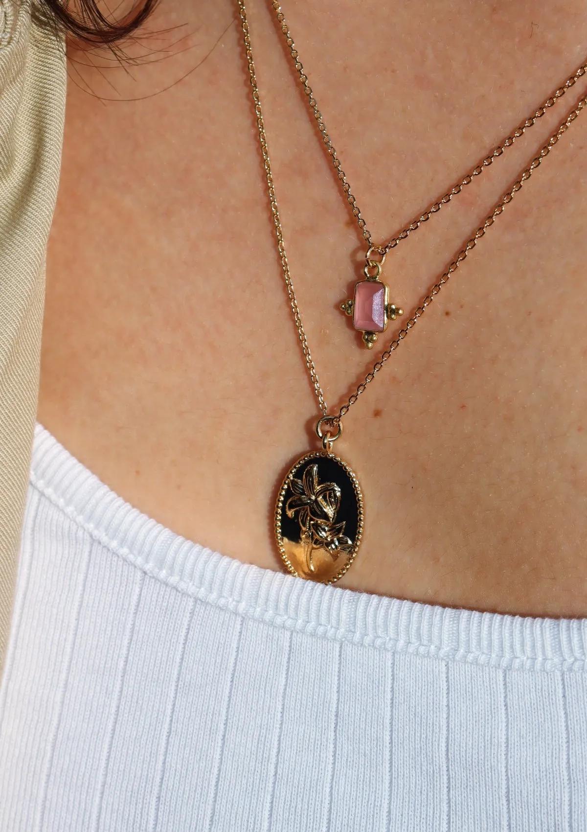 Collier Stone