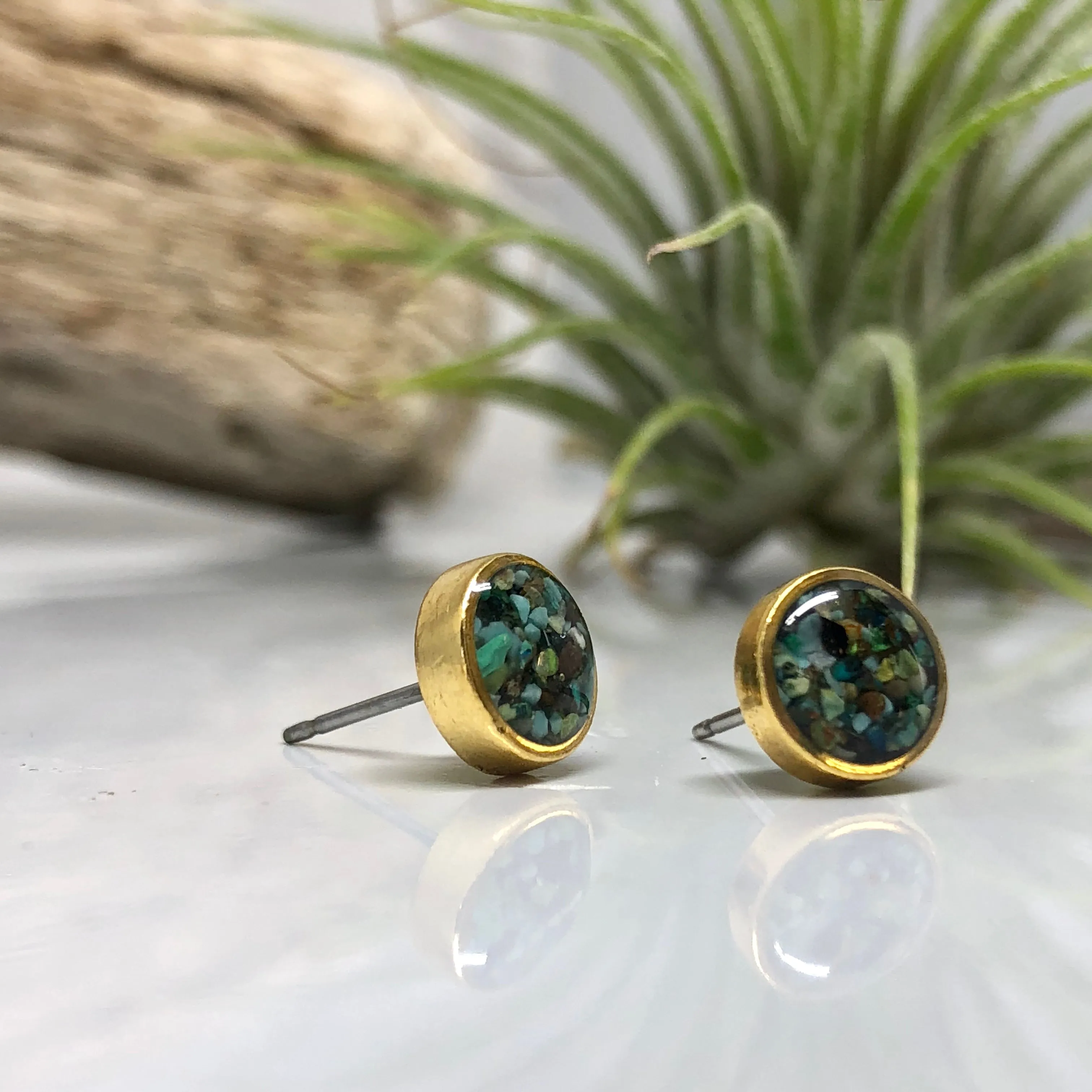 Crushed stones Post -Circle Arizona Turquoise Studs
