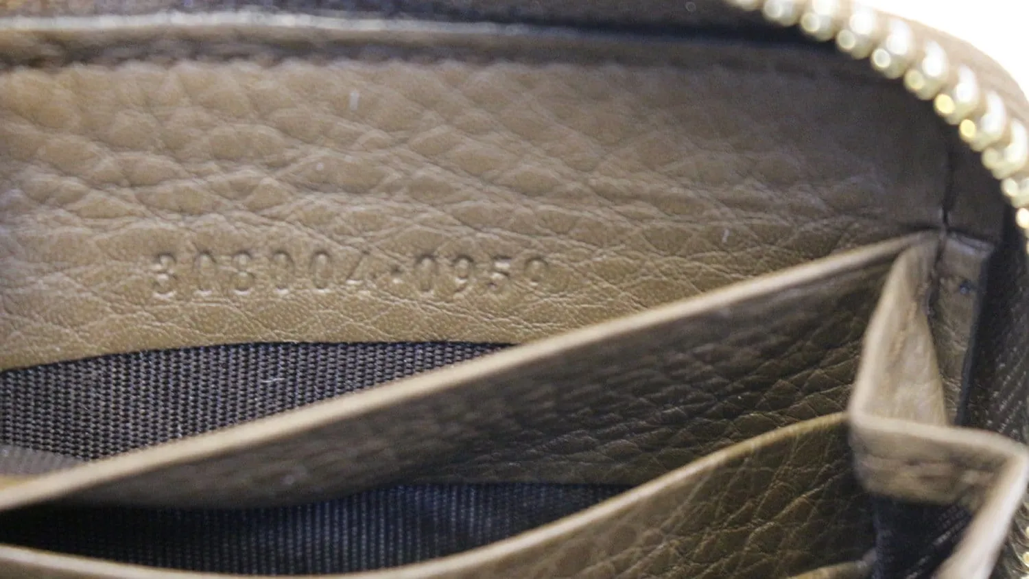 GUCCI Interlocking G Medium Brown Leather Long Wallet
