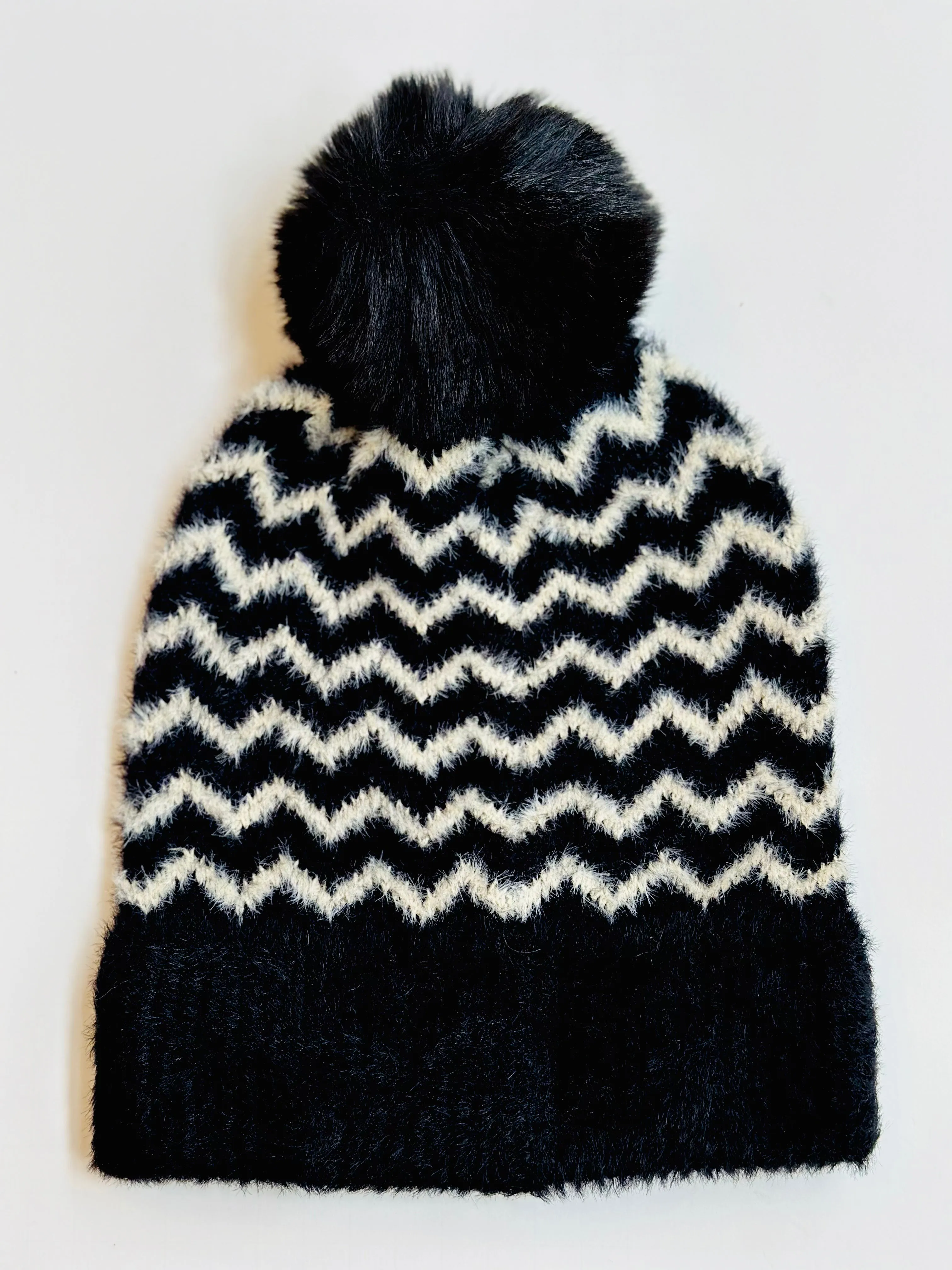 H44 ZIGZAG SOFT BEANIE