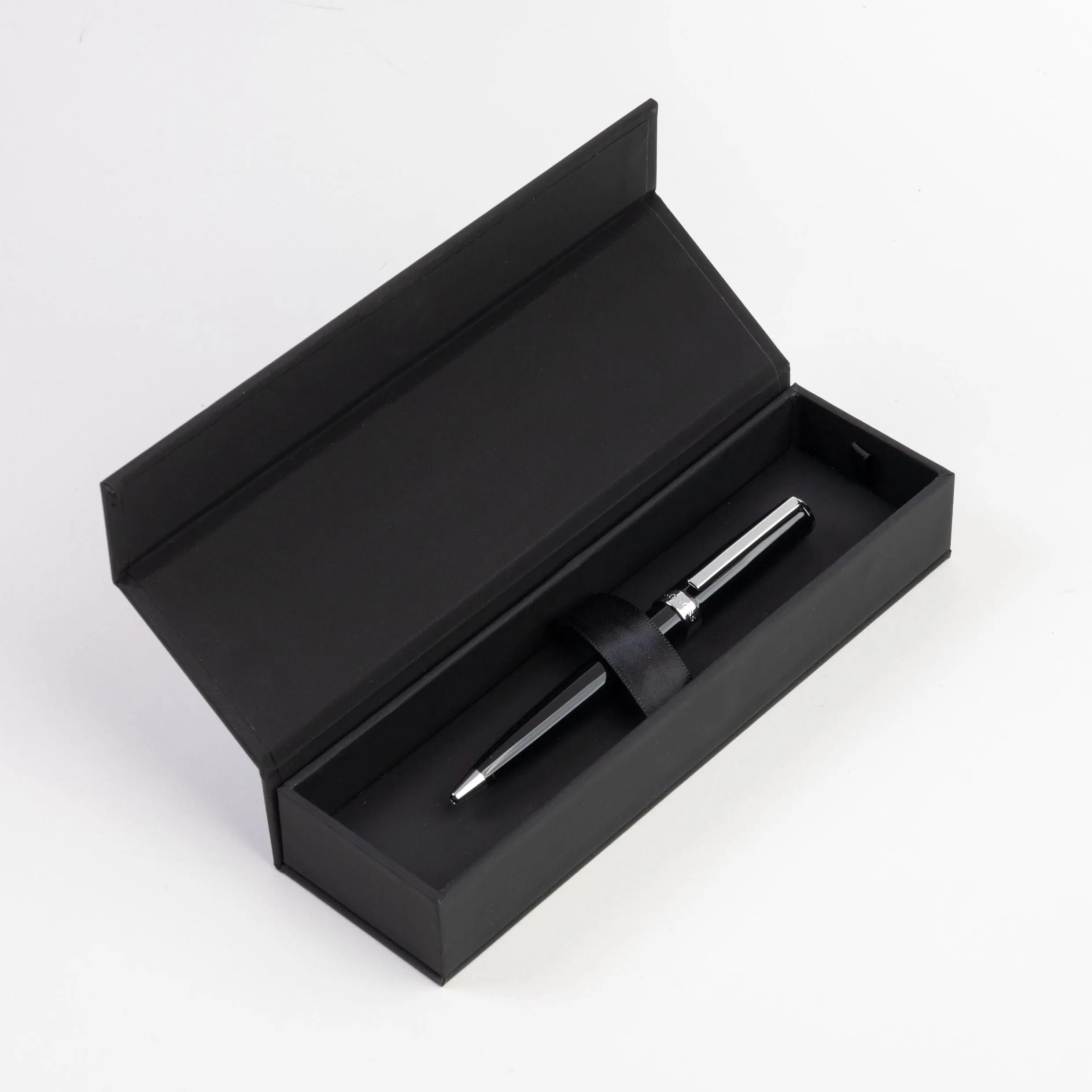HUGO BOSS HSN2544A-Ballpoint pen Gear Icon Black
