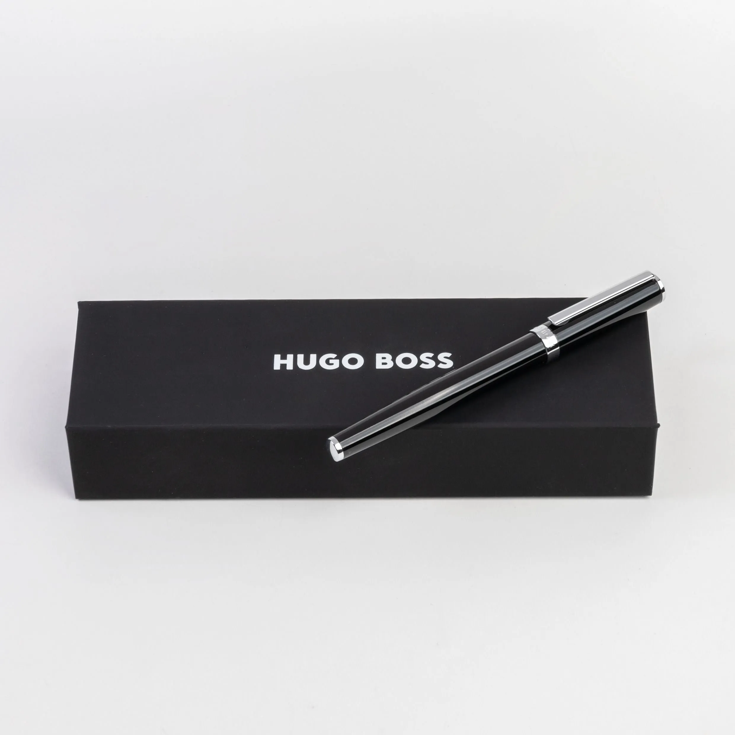 HUGO BOSS HSN2545A-Rollerball pen Gear Icon Black