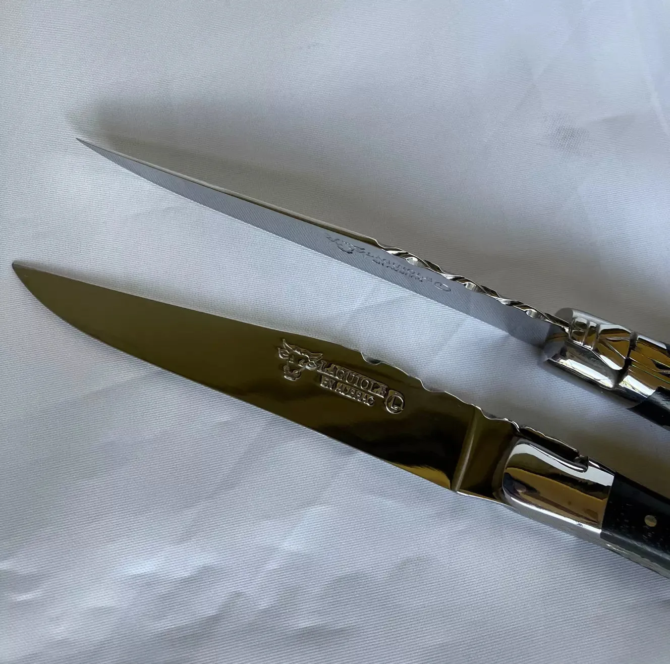 Laguiole en Aubrac Luxury Handcrafted Stainless Steel & Brass Double Plate 2-Piece Steak Knife Set with Ebony Wood Handles
