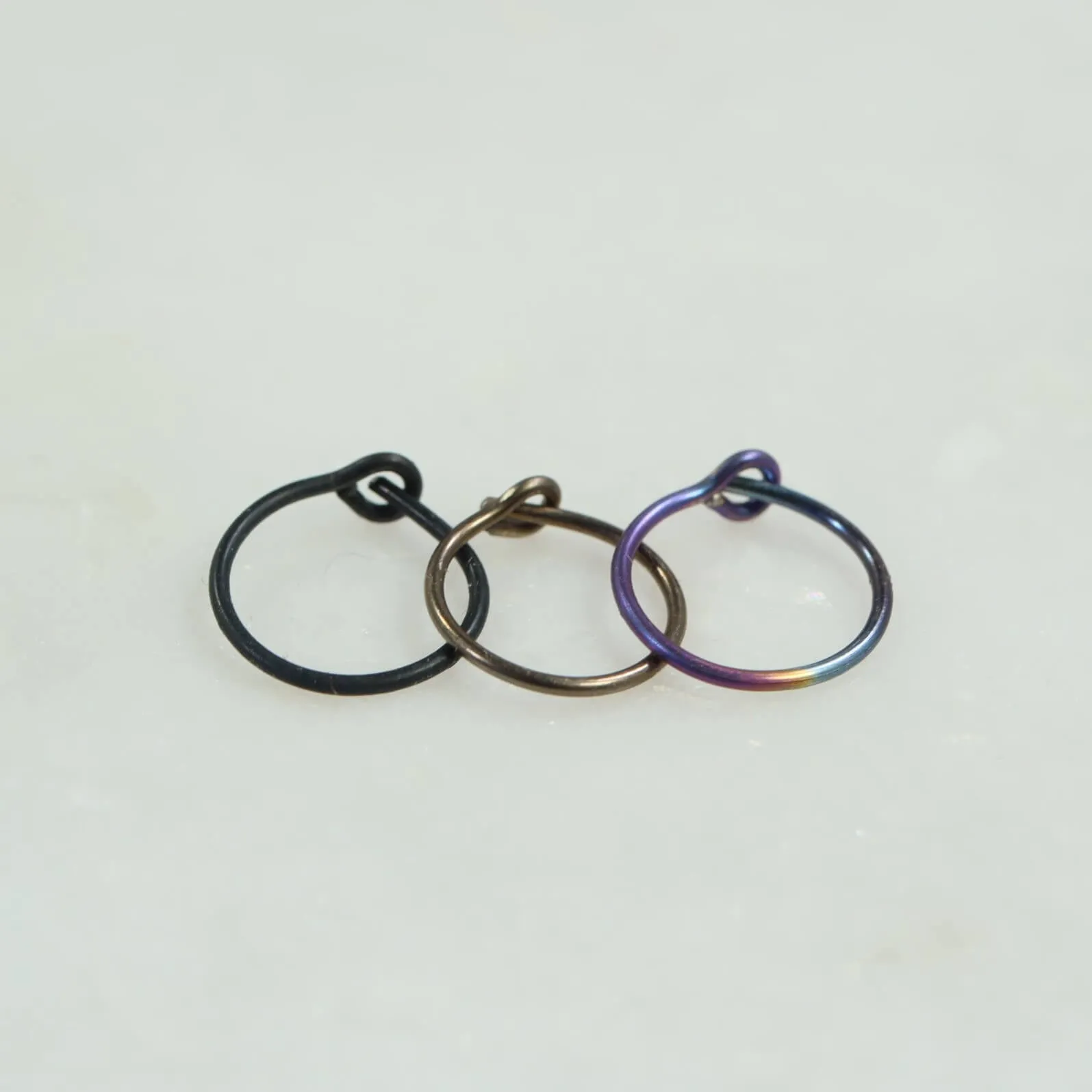 Men's Hoop Earring Plain - SINGLE Niobium Choose Your Diameter, Gauge