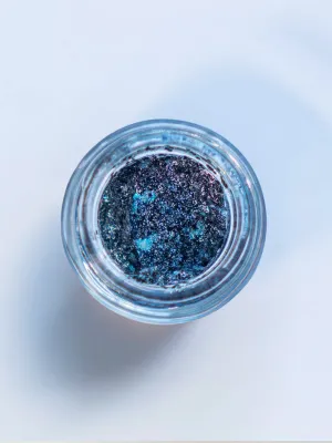MIDNIGHT PLANT-BASED GEL BODY GLITTER