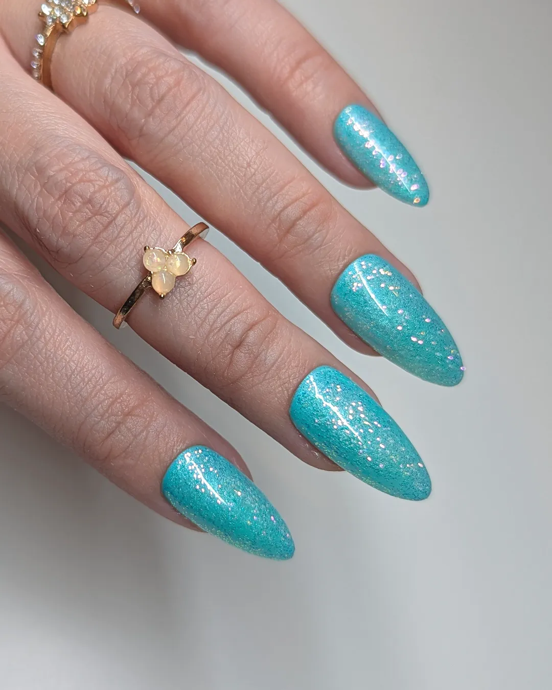 P  Gossip and Glow Glitter Gel Polish 10 ml
