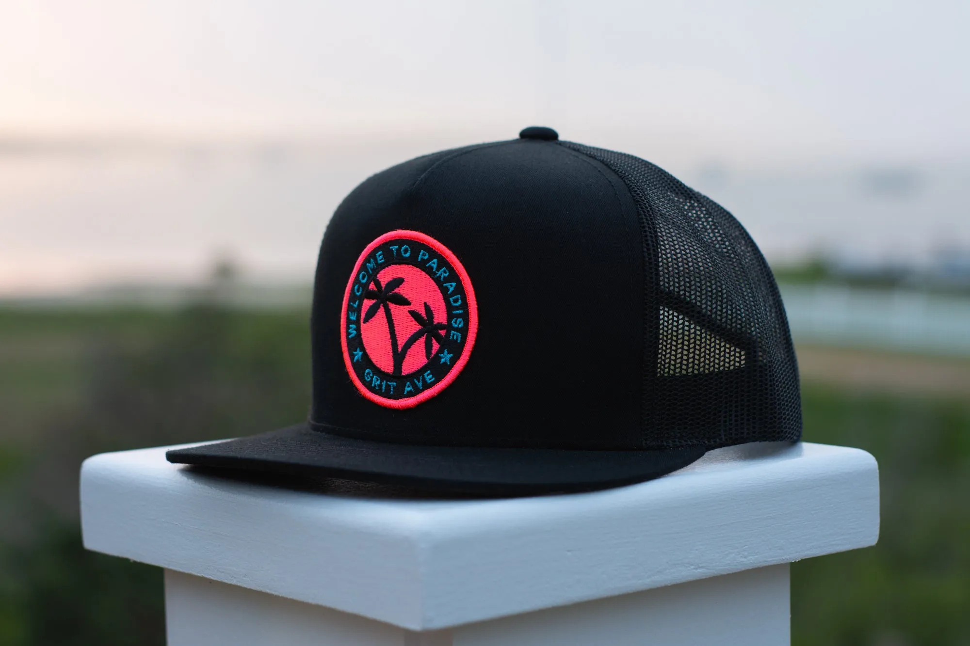 PARADISE - Mesh Snapback