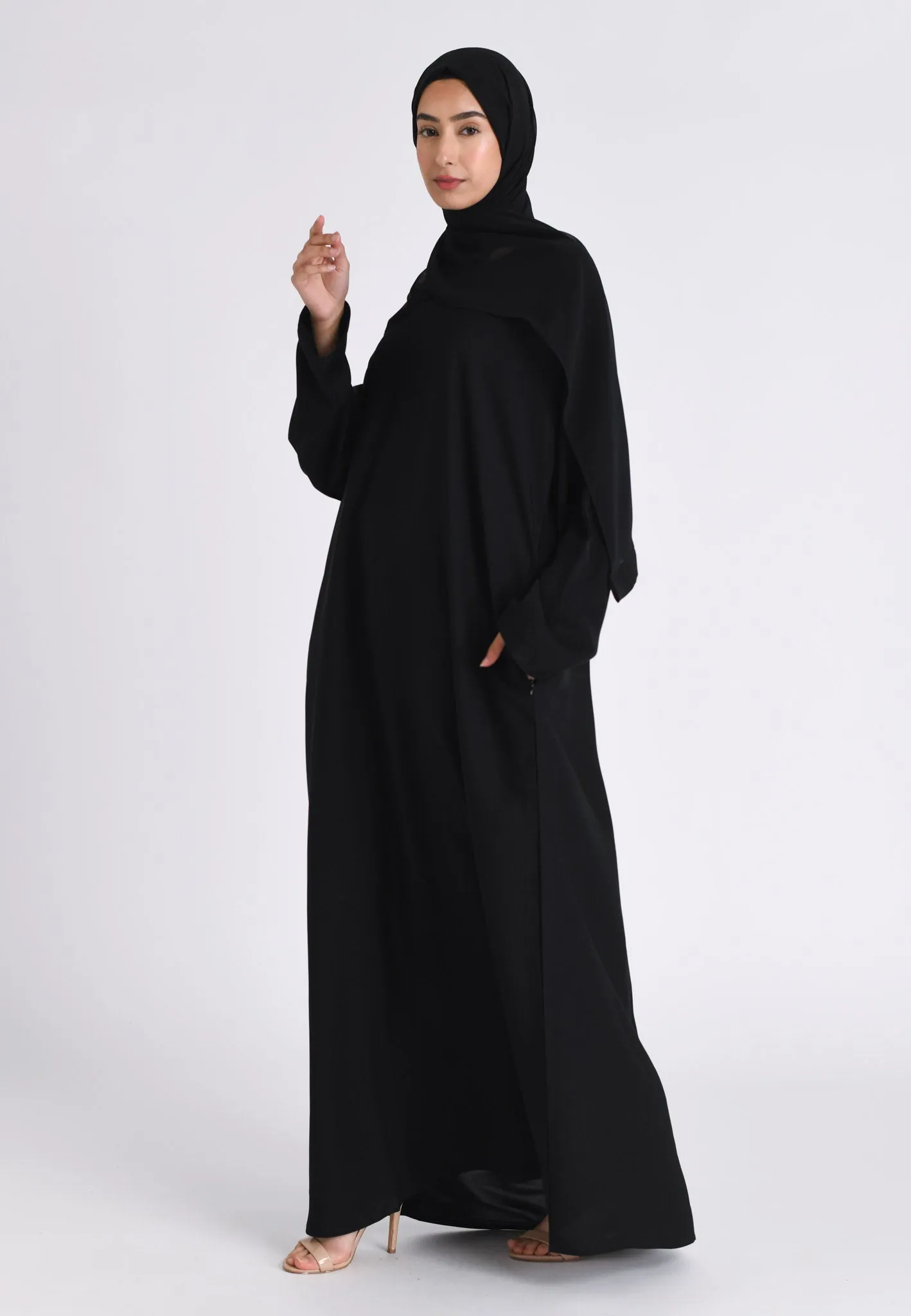 Plain Black Abaya with Zip Pockets (Premium)