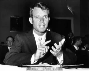 ROBERT KENNEDY 1962   0802