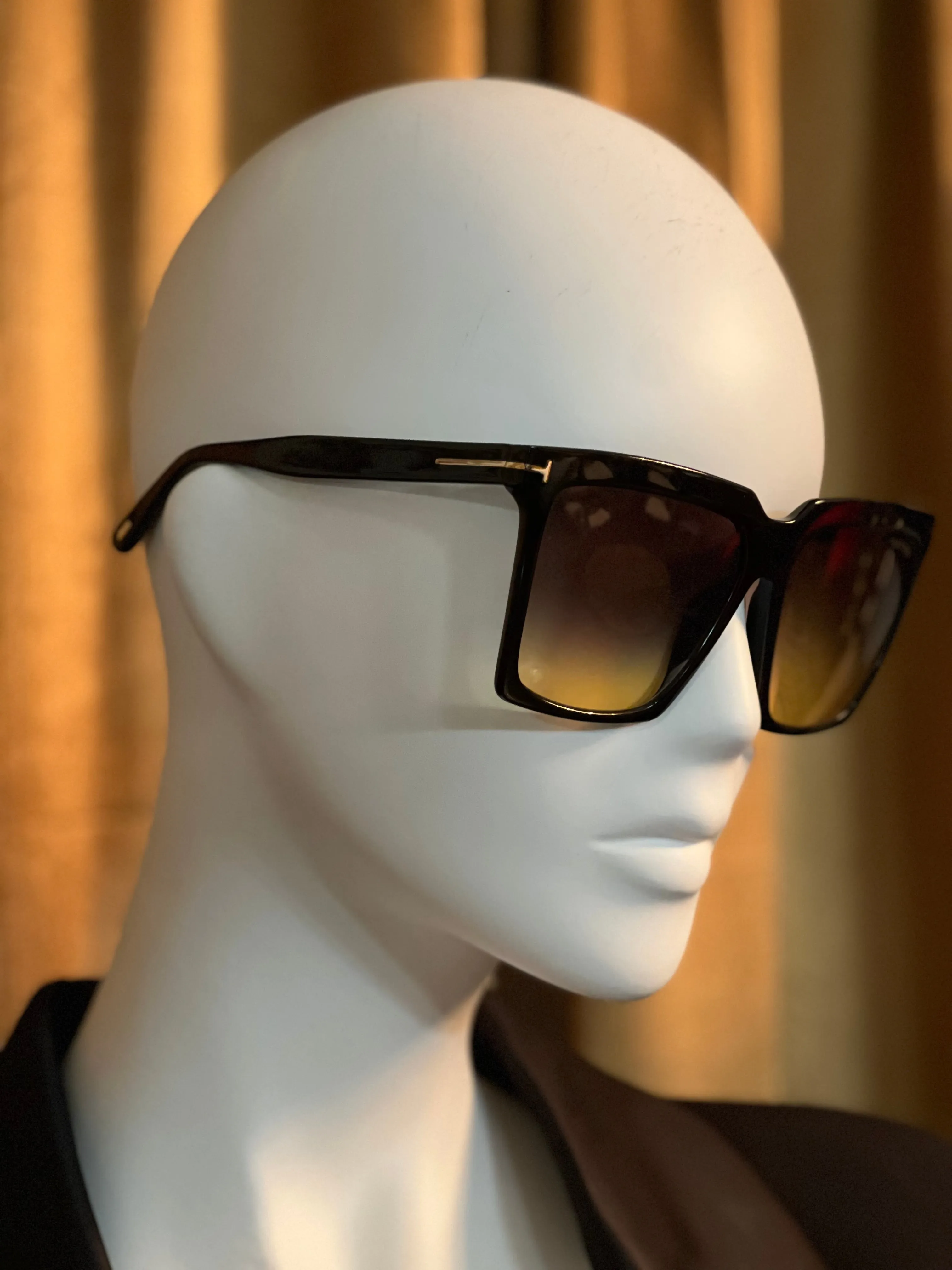 “SABRINA SUNGLASSES” FT0764