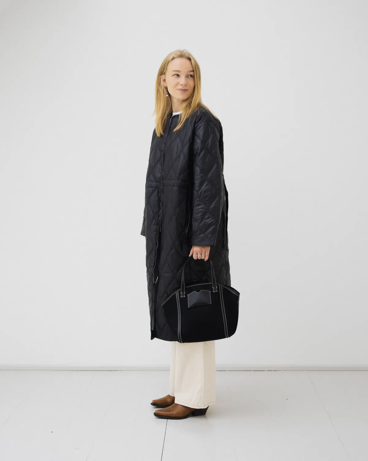 Shiny Quilt Long Coat - Black