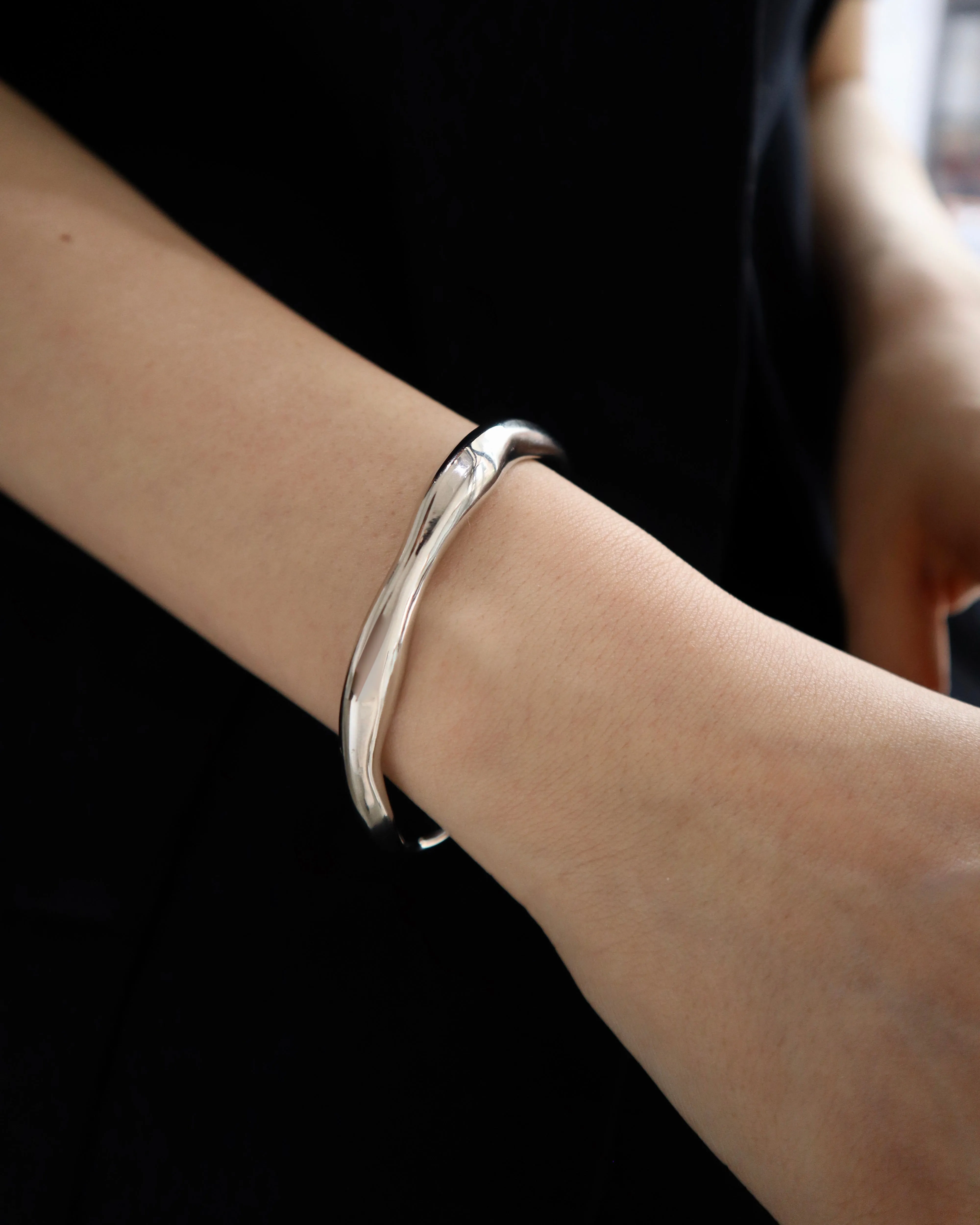 shiny wave bangle