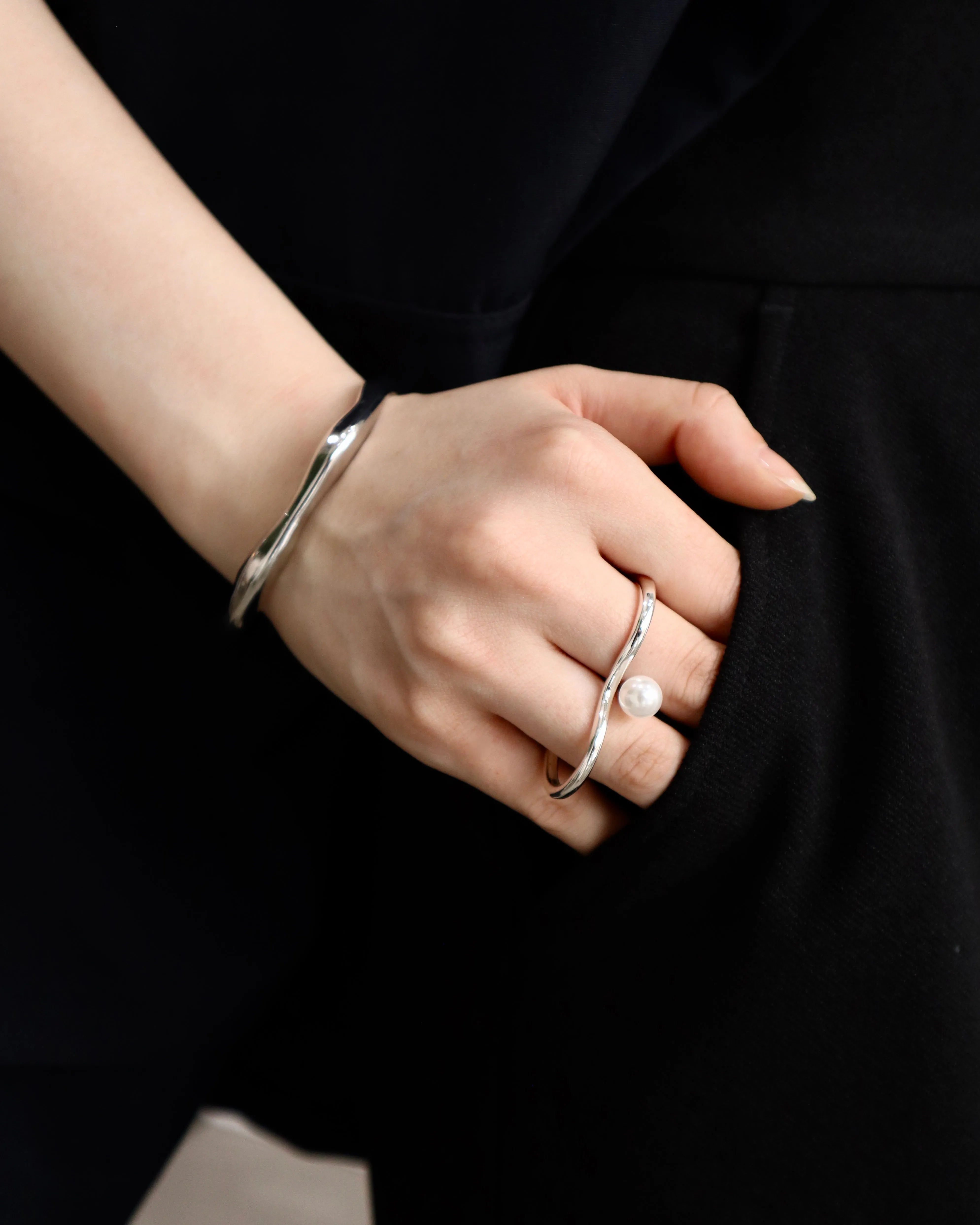 shiny wave bangle