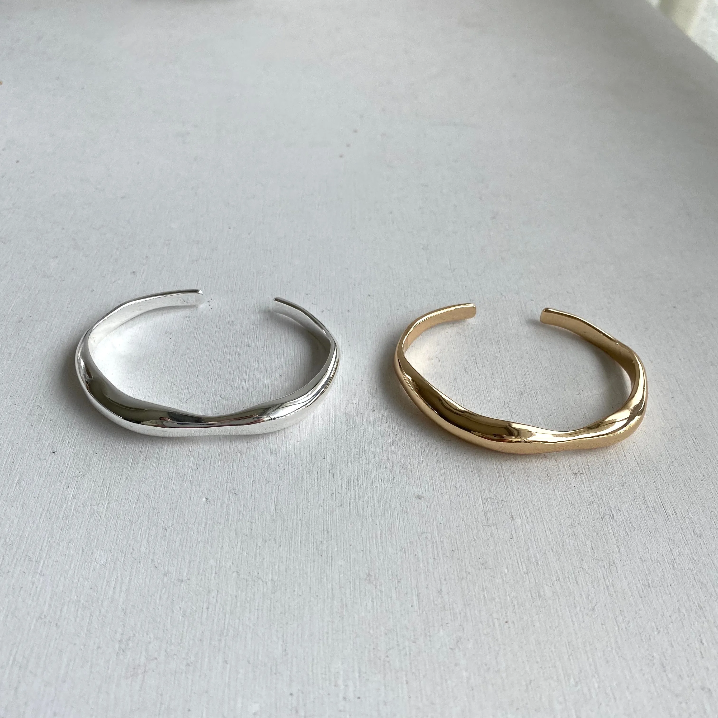 shiny wave bangle
