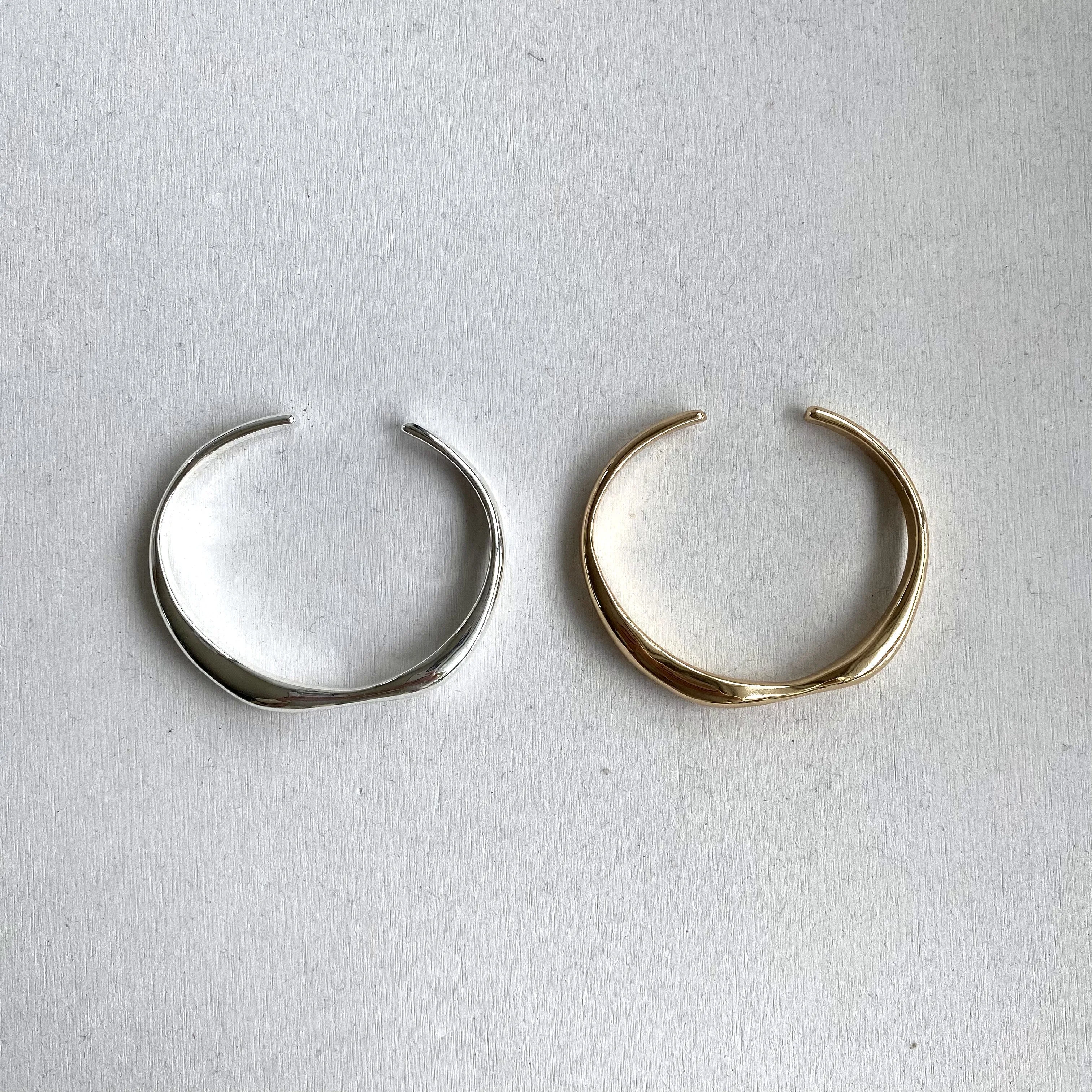 shiny wave bangle