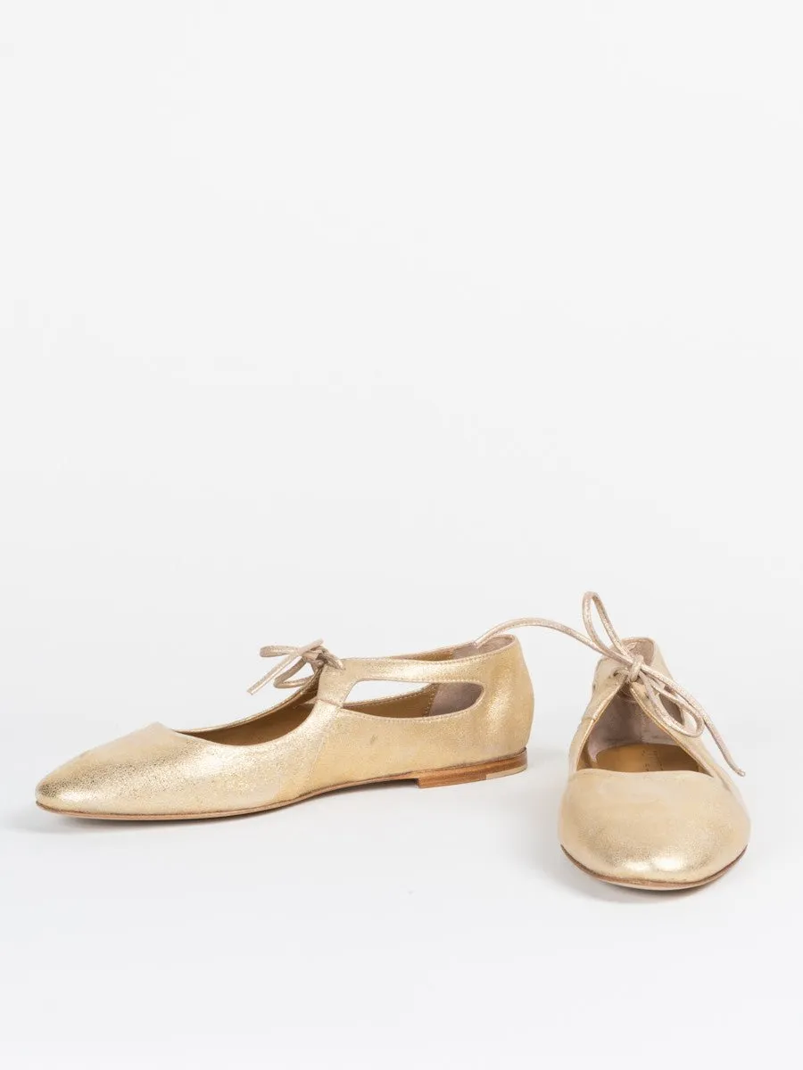 tie flat