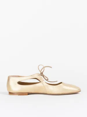tie flat