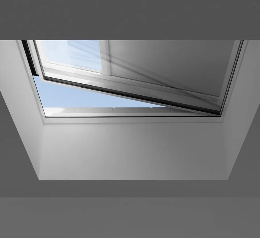 VELUX CVU 090090 0320Q INTEGRA® SOLAR Powered Flat Roof Window Base (90 x 90 cm)
