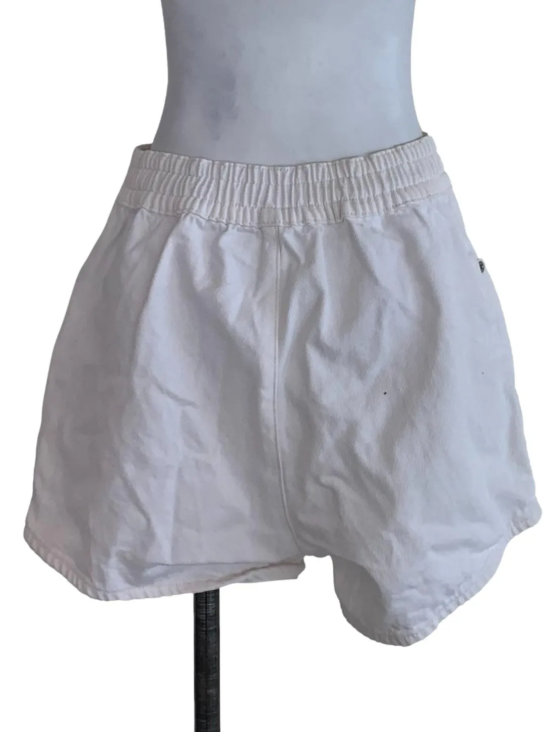 White Plain Short